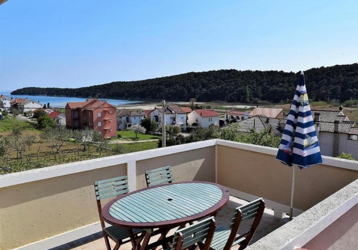 Apartment Eufemija-Rab Kampor Екстер'єр фото